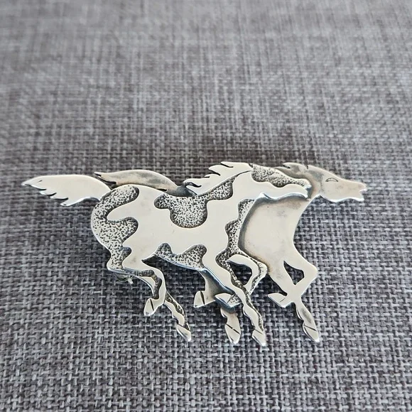 Fabulous Native American Navajo Sterling Horse Brooch By Frank Salcido 🐎♥️ - Picture 9 of 11